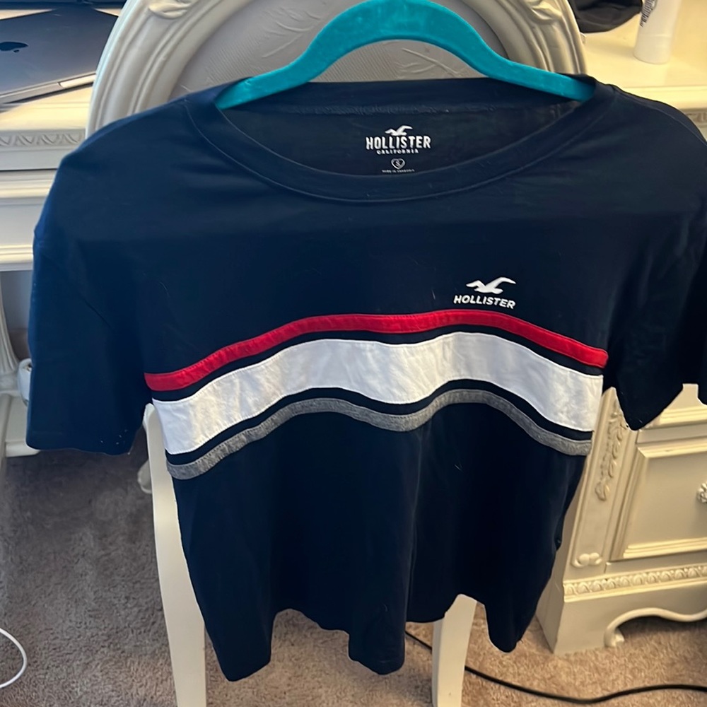 Hollister t-shirt